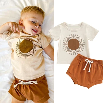 Одежда Для новорожденных мальчиков и девочек, футболка с круглым вырезом и принтом Солнца с эластичным поясом, однотонные шорты, летняя одежда Изображение